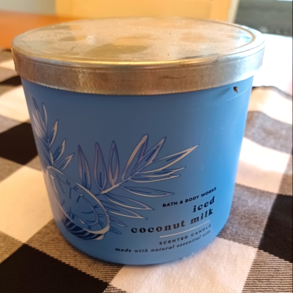 Iced Coconut Milk Candle